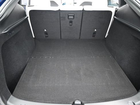 Used 2024 Tesla Model Y 2WD image 32