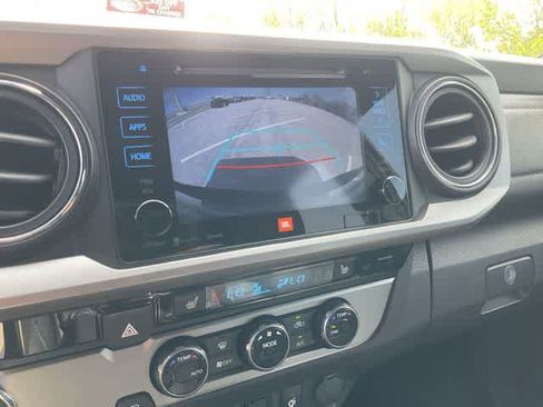 Used 2018 Toyota Tacoma Limited image 23