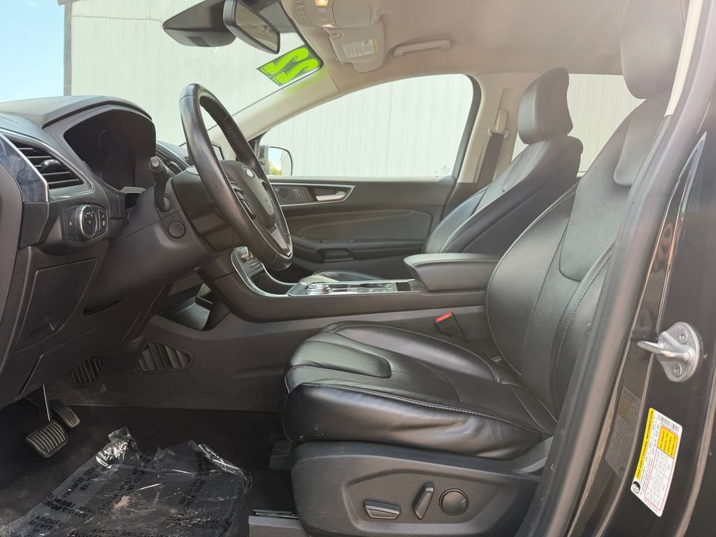 Used 2022 Ford Edge Titanium w/ Equipment Group 301A AWD/4WD image 20