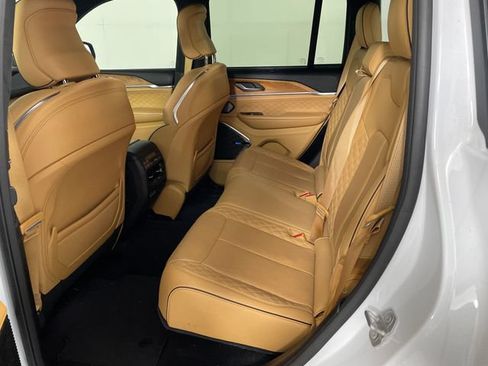 Used 2022 Jeep Grand Cherokee Summit AWD/4WD image 13