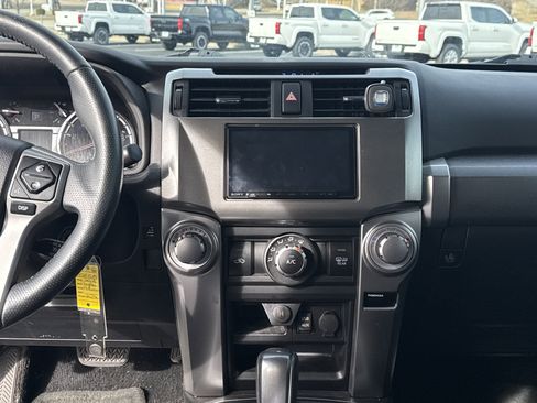 Used 2018 Toyota 4Runner SR5 Premium image 27