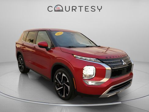 Used 2024 Mitsubishi Outlander SE image 4