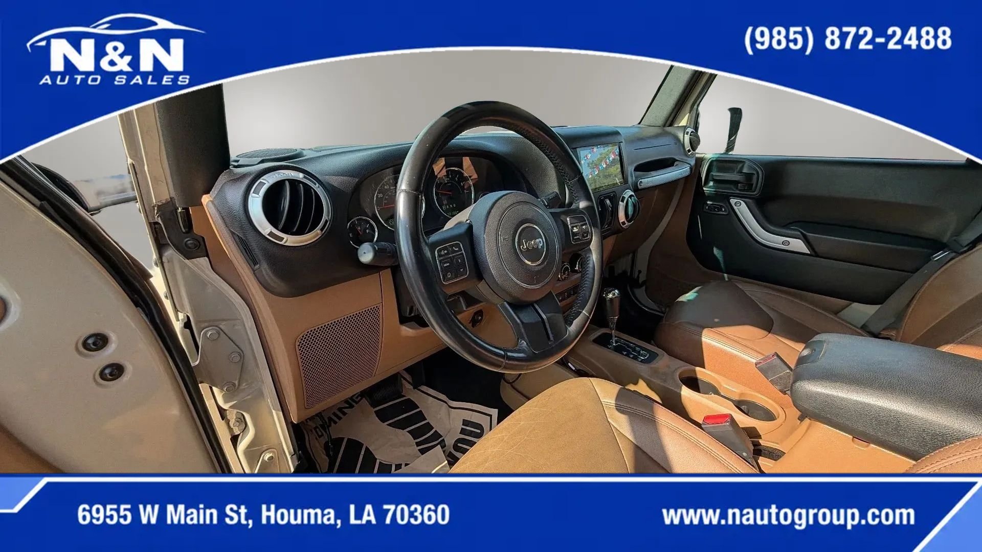 Used 2017 Jeep Wrangler Unlimited Sahara w/ Connectivity Group AWD/4WD image 12