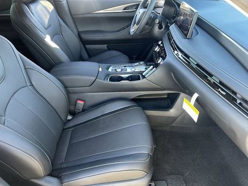 New 2026 INFINITI QX60 Luxe image 13