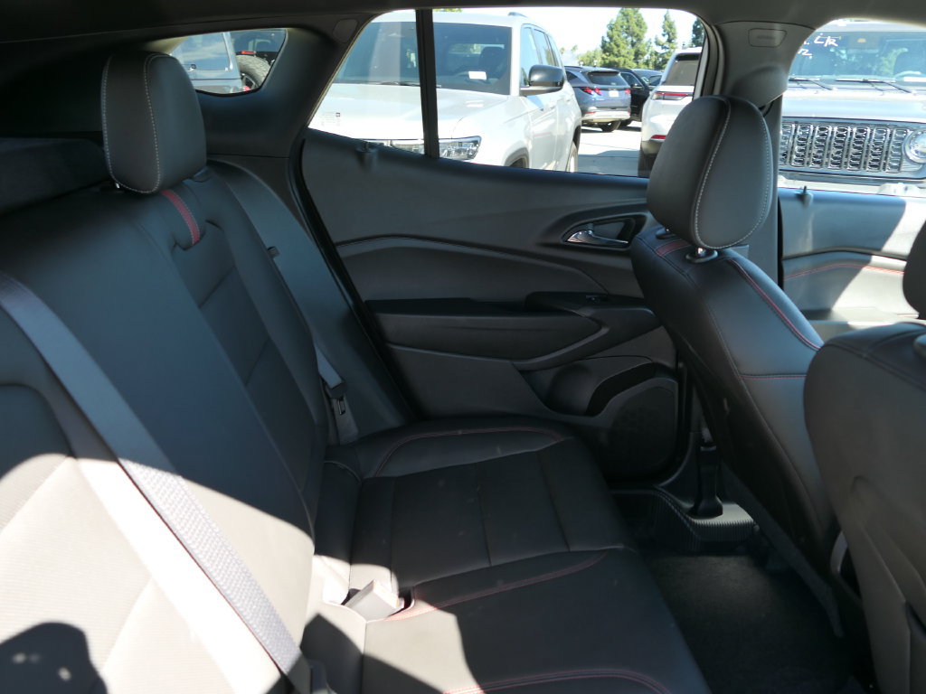 Used 2025 Chevrolet Trax RS w/ Driver Confidence Package FWD image 22