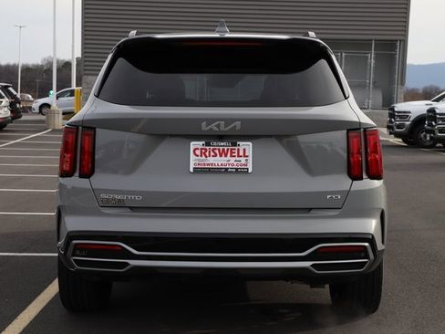 Used 2023 Kia Sorento SX image 4