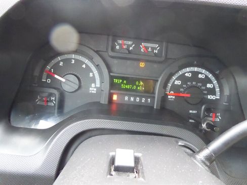 Used 2013 Ford E-350 and Econoline 350 XLT image 12