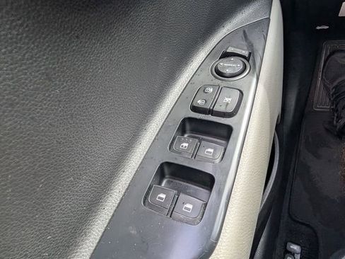 Used 2023 Kia Rio S image 33