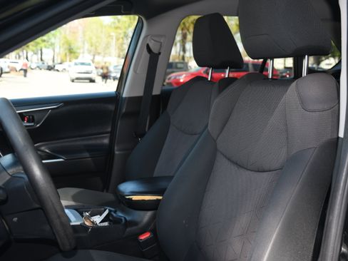 Used 2020 Toyota RAV4 XLE image 11