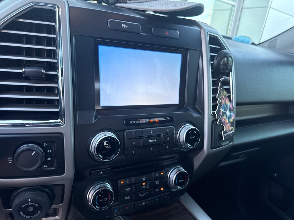 Used 2016 Ford F150 Lariat w/ Equipment Group 502A Luxury AWD/4WD image 15