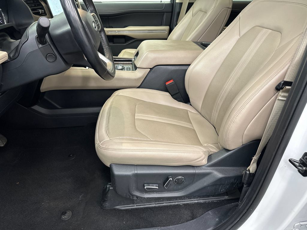 Used 2024 Ford Expedition Limited AWD/4WD image 9
