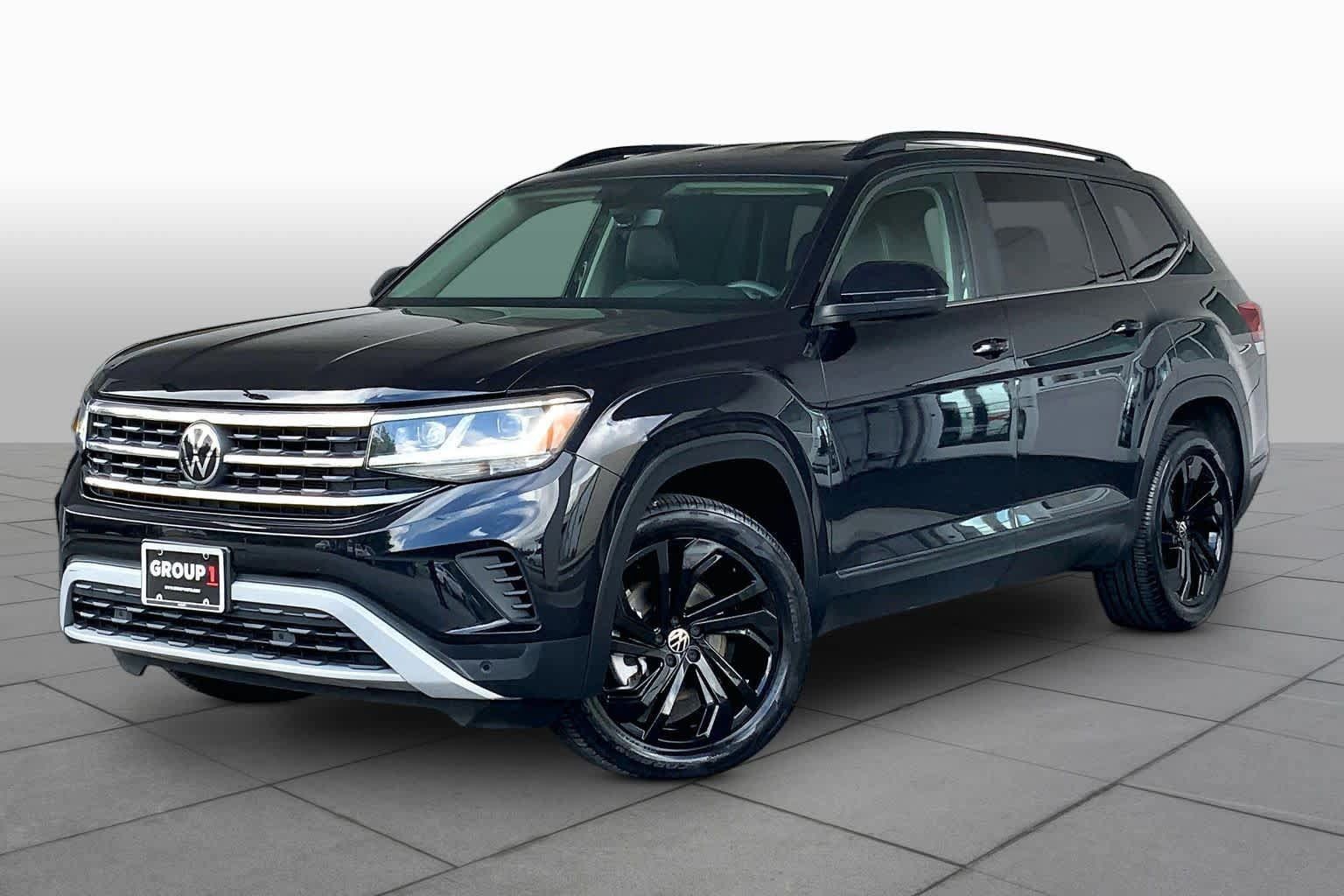 Used 2023 Volkswagen Atlas SE w/ Black Wheel Package AWD/4WD image 1