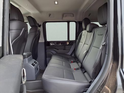 New 2024 INEOS Grenadier image 16