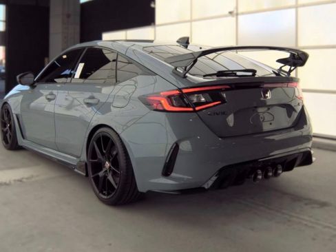 Used 2023 Honda Civic Type R image 4