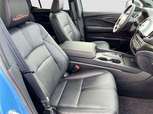 Used 2025 Honda Ridgeline TrailSport image 28