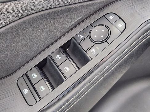 Used 2023 Nissan Rogue SV FWD image 17