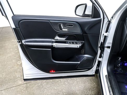 Used 2024 Mercedes-Benz GLB 250 image 21