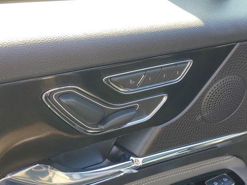 New 2026 Lincoln Corsair Reserve image 9