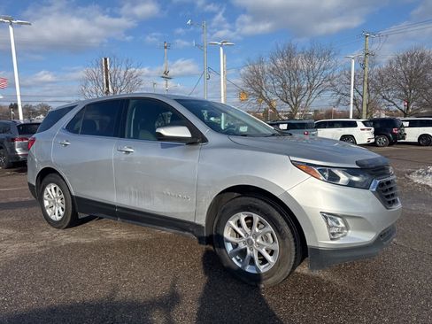 Used 2020 Chevrolet Equinox LT w/ Driver Convenience Package image 7