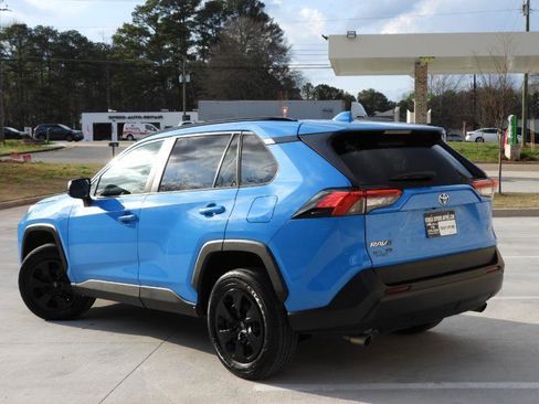 Used 2021 Toyota RAV4 LE image 13