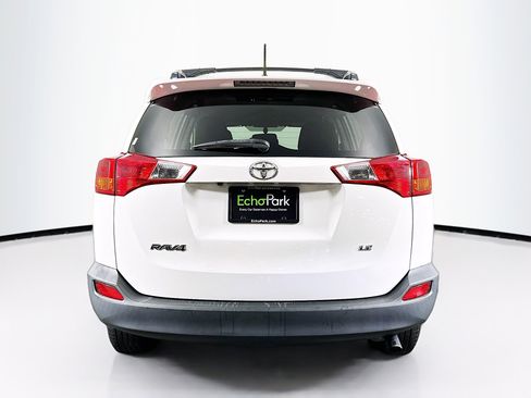 Used 2015 Toyota RAV4 LE image 7
