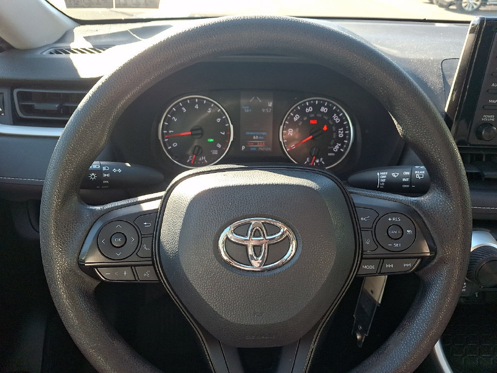 Certified 2021 Toyota RAV4 LE AWD/4WD image 18