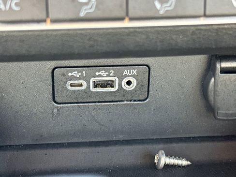 Used 2025 Nissan Altima 2.5 SV image 31