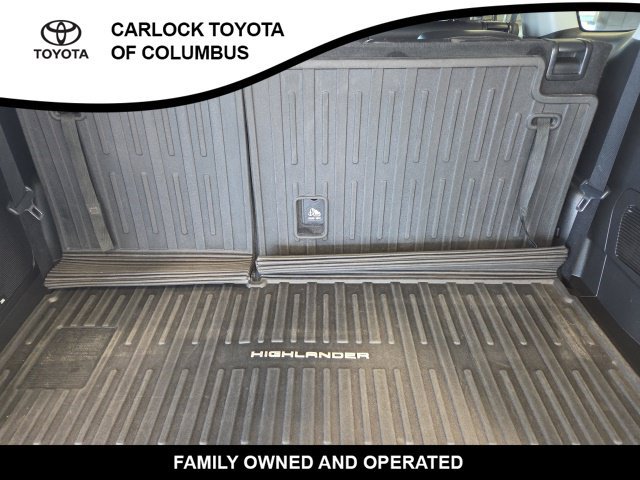 Used 2021 Toyota Highlander Limited AWD/4WD image 17