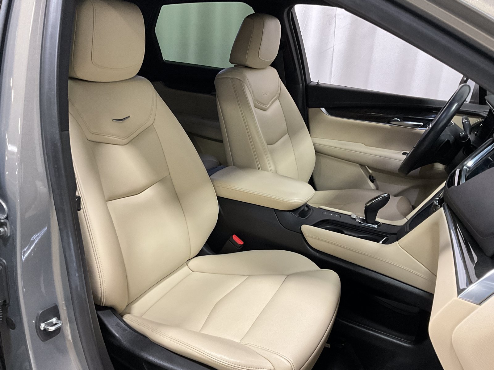 Used 2019 Cadillac XT5 AWD image 9