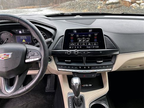 Used 2021 Cadillac CT4 Luxury w/ Sun And Sound Package image 28