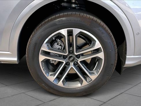 New 2026 Audi Q5 Premium image 11