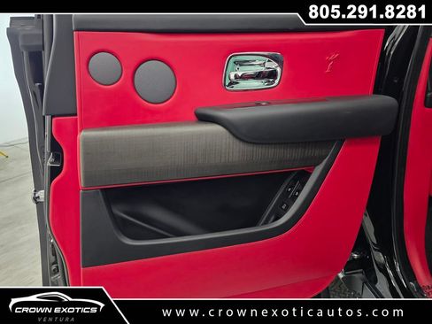 Used 2022 Rolls-Royce Cullinan w/ Interior Detailing Package AWD/4WD image 17