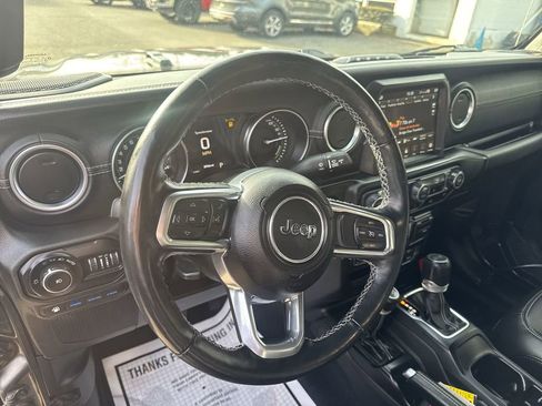 Used 2022 Jeep Wrangler Unlimited Sahara w/ Cold Weather Group image 14