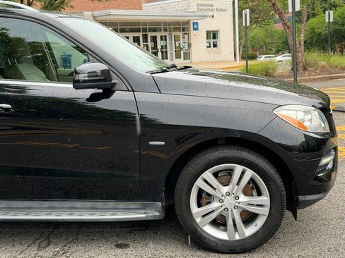 Used 2012 Mercedes-Benz ML 350 BlueTEC 4MATIC image 5