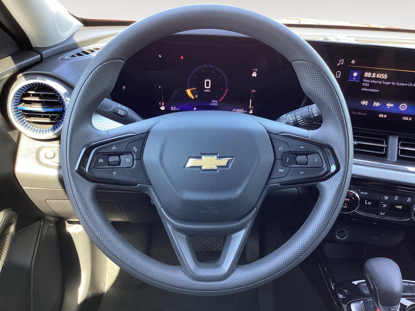 Used 2026 Chevrolet Trax LT FWD image 17