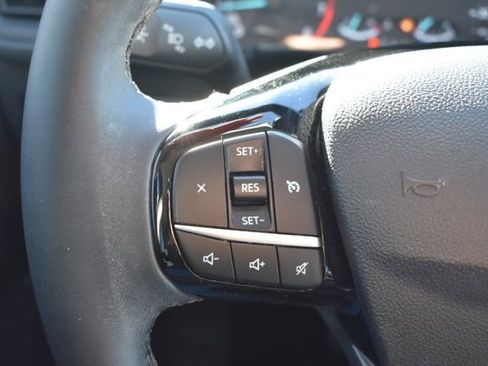 Used 2022 Ford Escape SE w/ SE Sport Appearance Package image 19