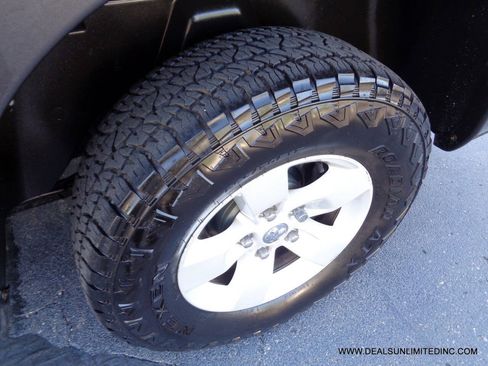 Used 2018 RAM 1500 Express AWD/4WD image 7