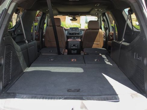 Used 2021 Chevrolet Suburban High Country w/ Premium Package image 11