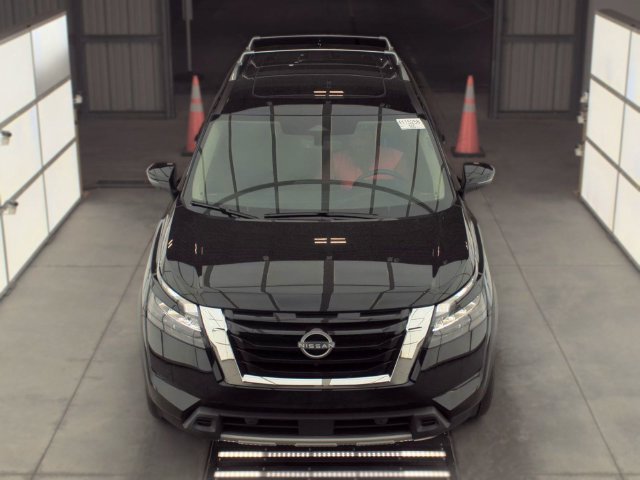 Certified 2025 Nissan Pathfinder SL w/ SL Premium Package AWD/4WD image 12