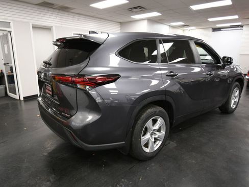 Certified 2024 Toyota Corolla Cross LE image 7