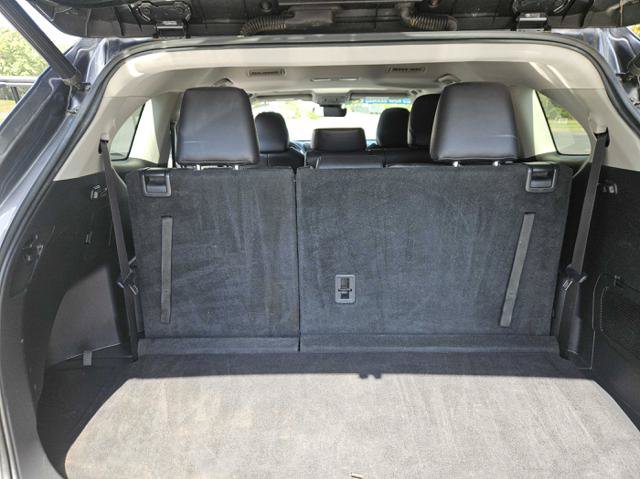 Used 2020 Toyota Highlander XLE FWD image 31