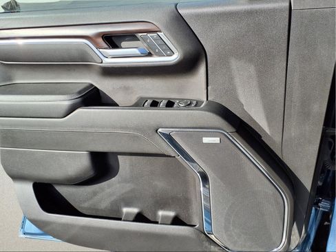 Used 2024 GMC Sierra 1500 SLT w/ SLT Premium Package image 15