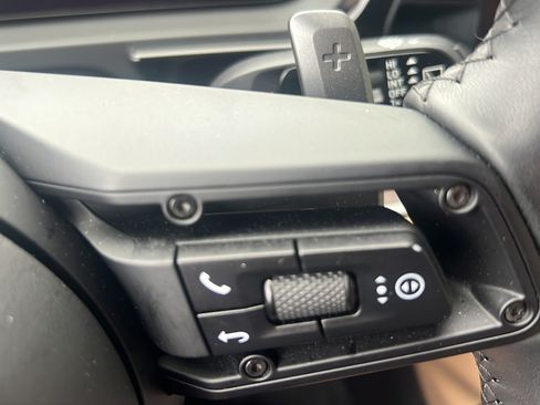 Certified 2025 Porsche Cayenne E-Hybrid AWD/4WD image 35