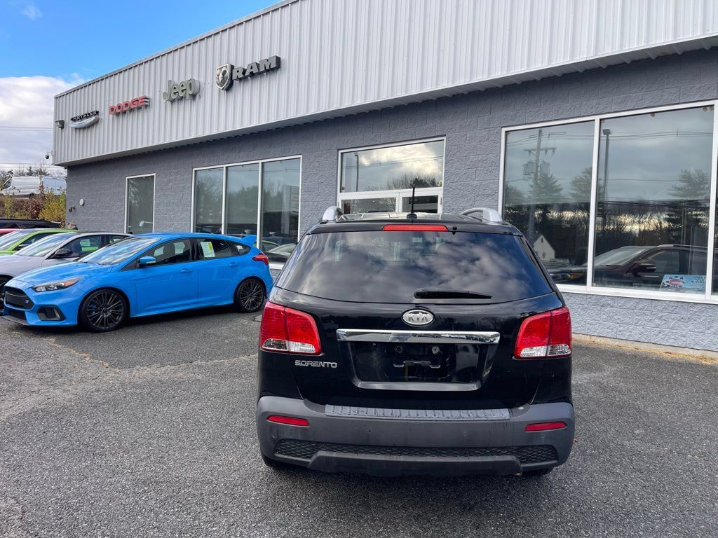 Used 2013 Kia Sorento LX w/ Convenience Pkg FWD image 5