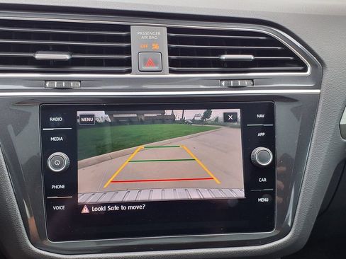 Used 2019 Volkswagen Tiguan S FWD image 43