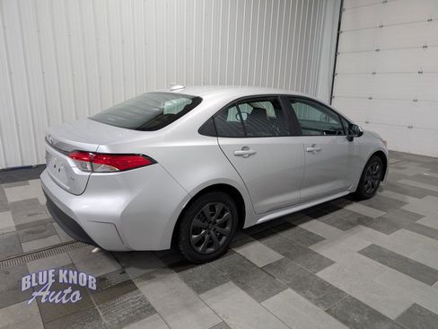 Used 2025 Toyota Corolla LE image 4