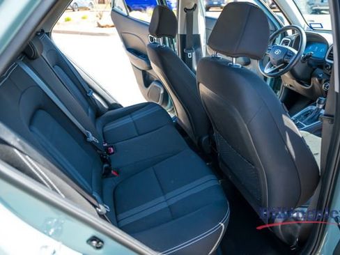 Used 2025 Hyundai Venue SEL image 14