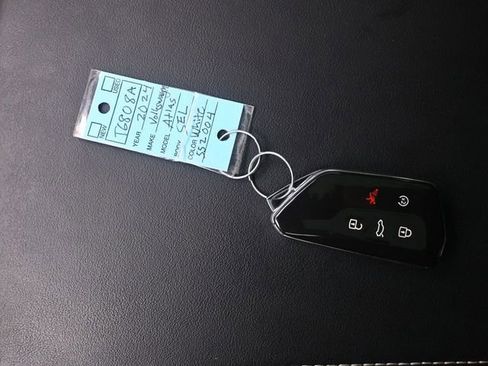 Used 2024 Volkswagen Atlas SEL image 19