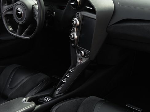 Used 2020 McLaren 720S Performance image 20