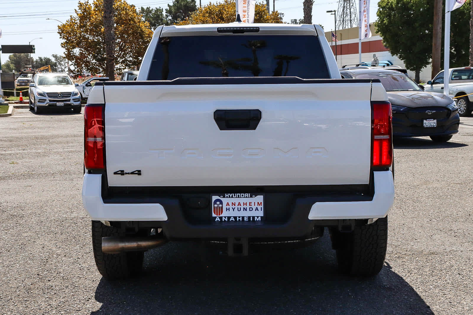 Used 2025 Toyota Tacoma TRD Off-Road AWD/4WD image 8